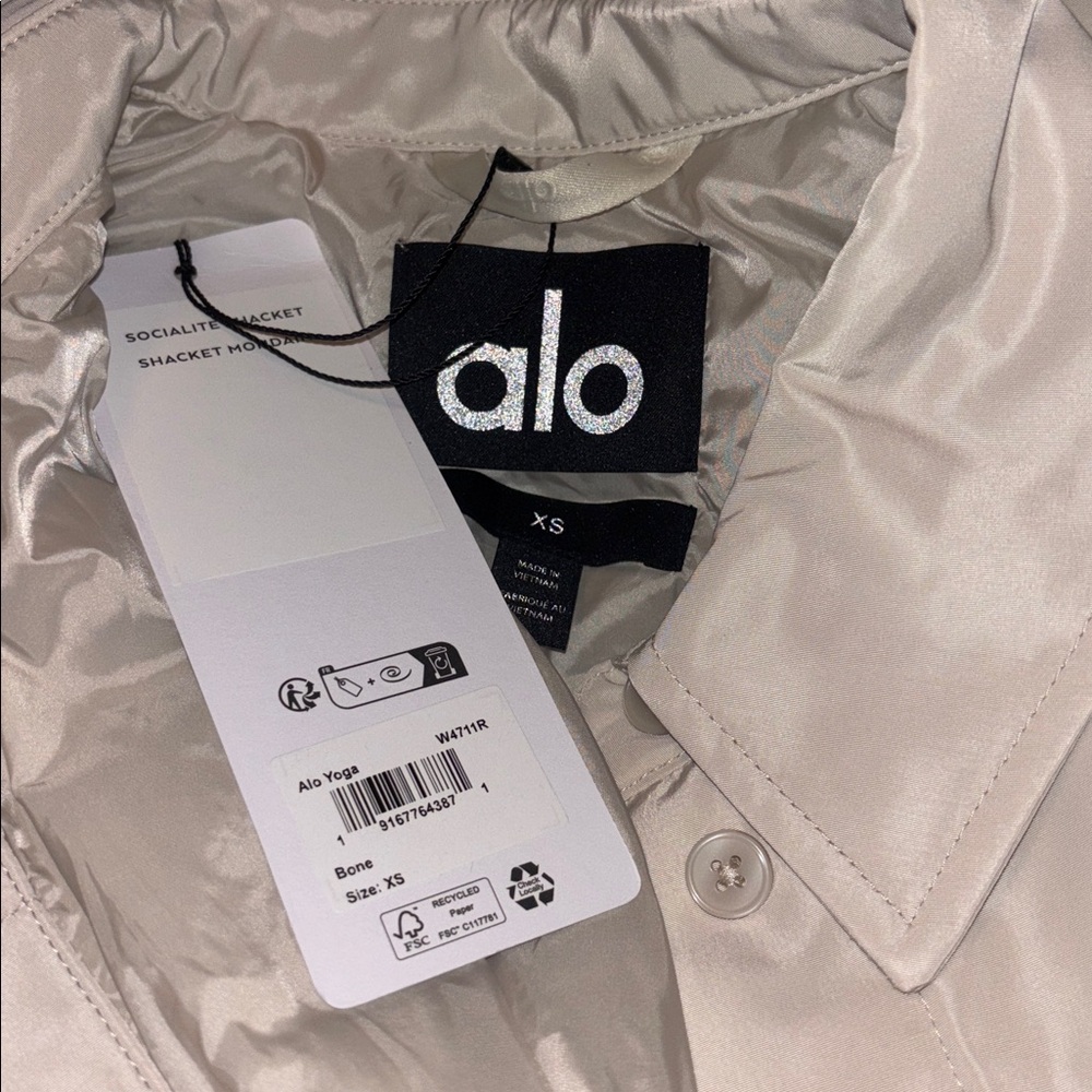 Alo NWT Socialite Shacket- Bone - Picture 6 of 6